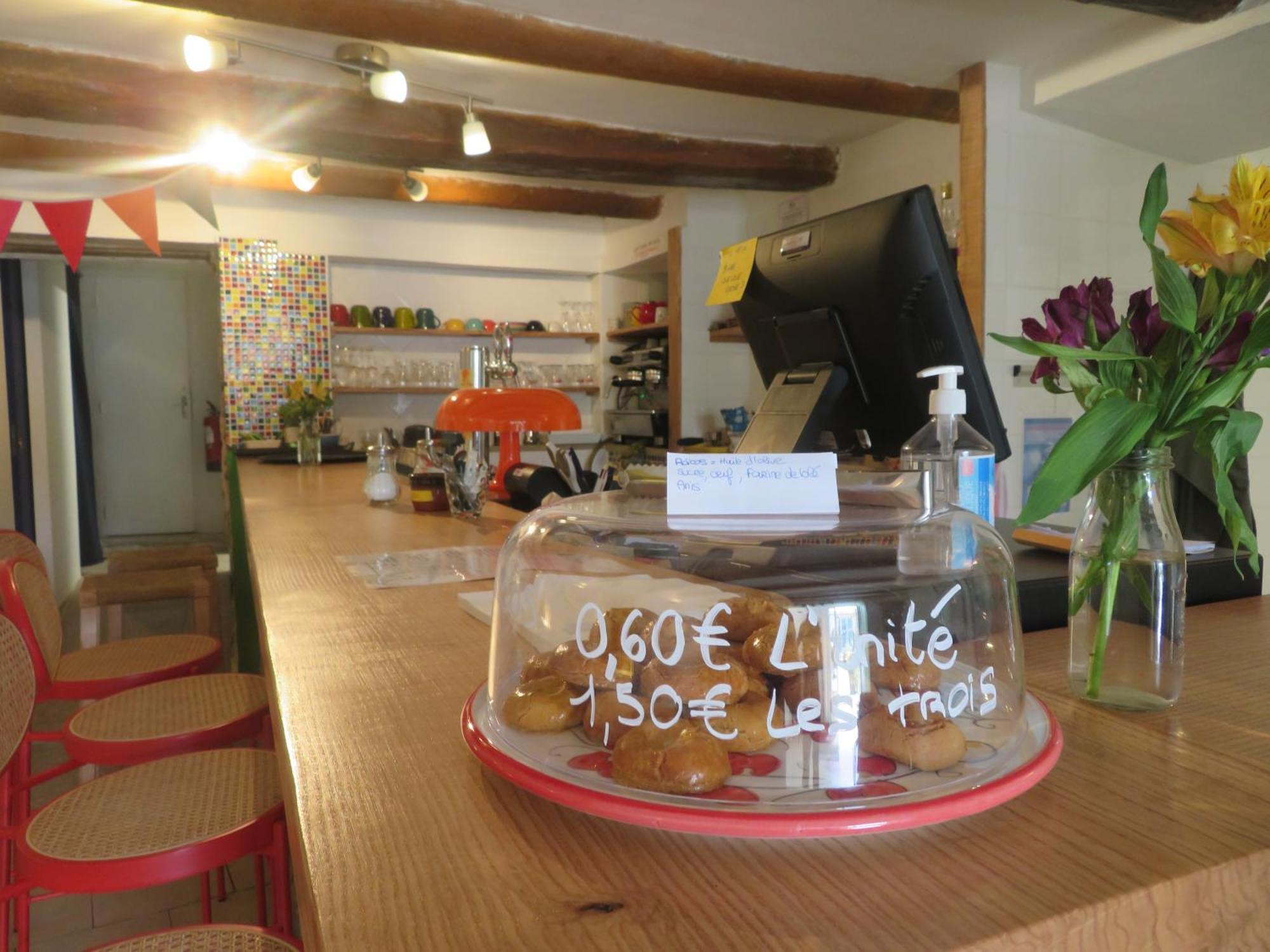 Revest-des-Brousses Auberge De La Petite Casserole מראה חיצוני תמונה